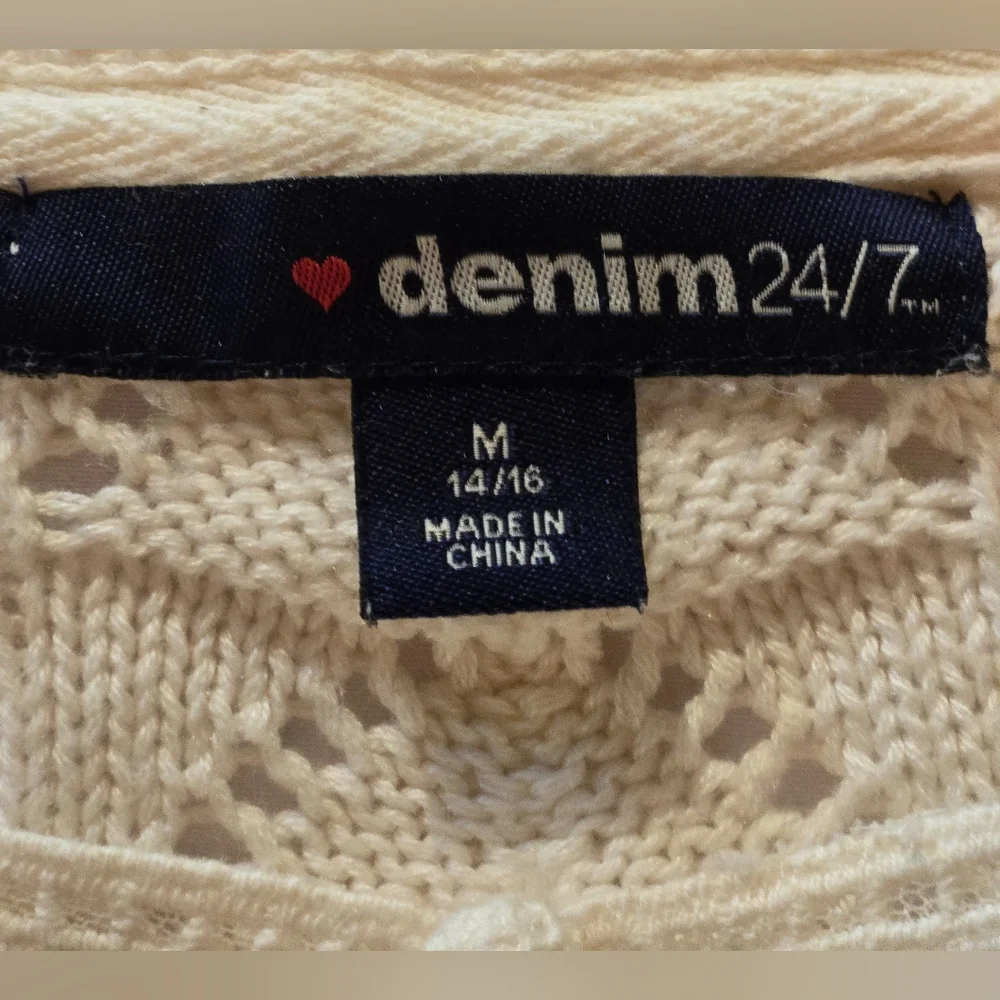 Denim 27/7 Elegant Cream Sweater with Lace Detail